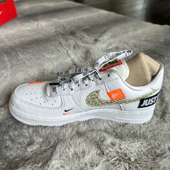 Limited Edition Nike Tennis shoes white with patches. Brand New. - Picture 11 of 13
